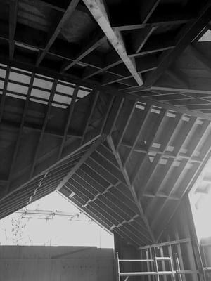 Märraum Architects_Swanpool_Bungalow renovation_construction_roof strucutre-min